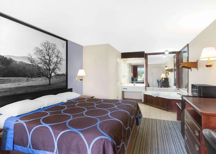 Super 8 By Wyndham Whiteville