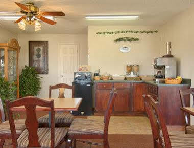 Super 8 By Wyndham Hotel 2*